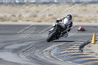 media/Dec-01-2025-Moto Forza (Mon) [[2daa91e15f]]/1-Advanced Group/Session 2 Turn 11 Backside/